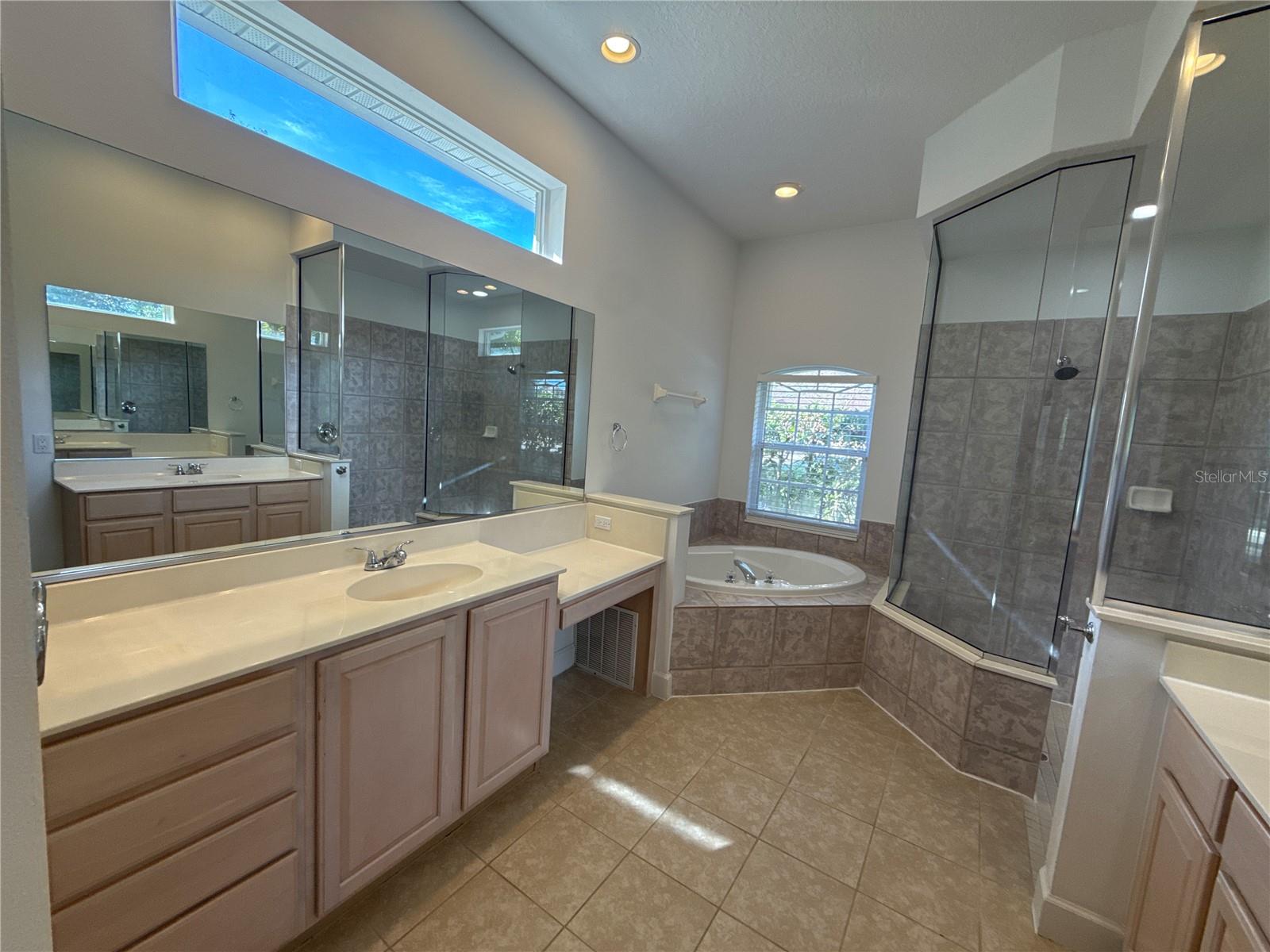 Image 16 of 26 For 11102 Hyacinth Place