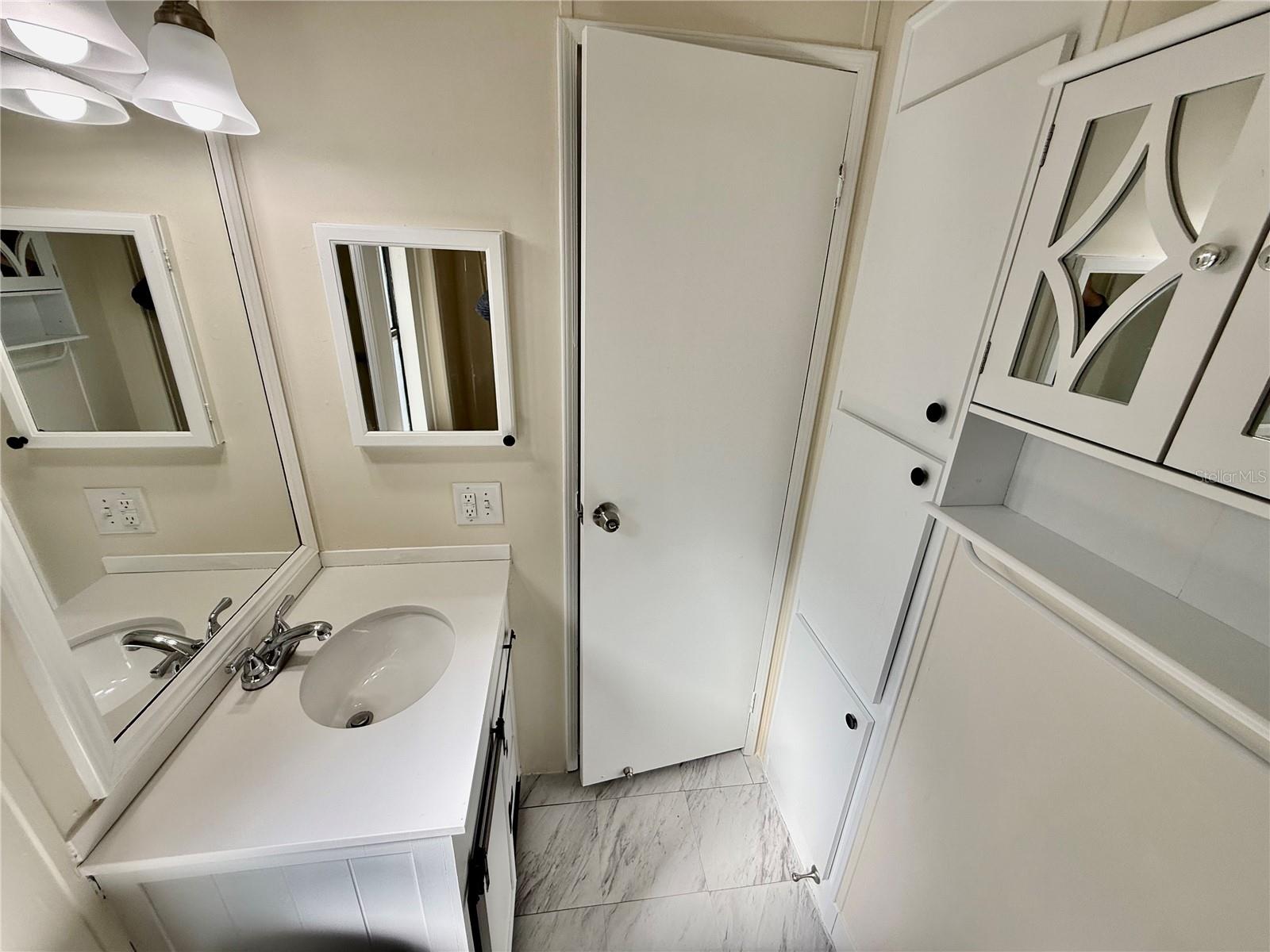 Image 35 of 81 For 3781 Cohen Drive 724