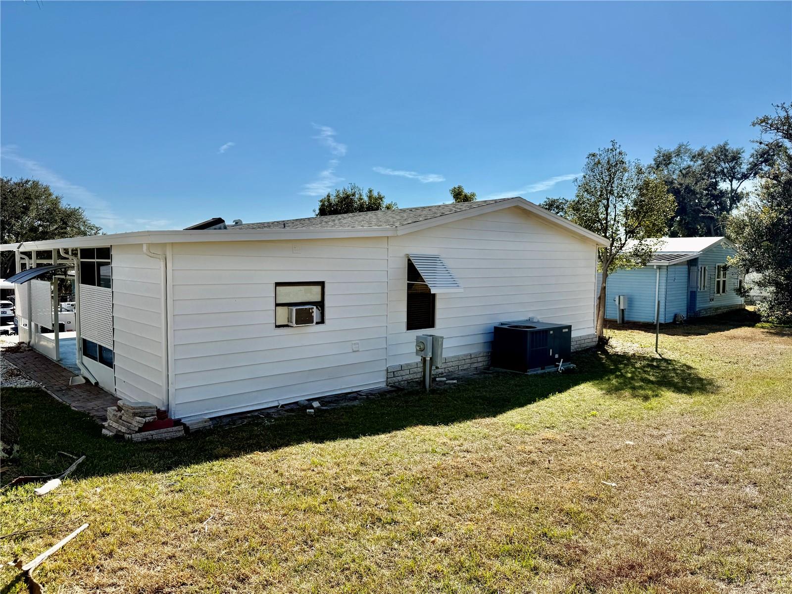 Image 5 of 81 For 3781 Cohen Drive 724