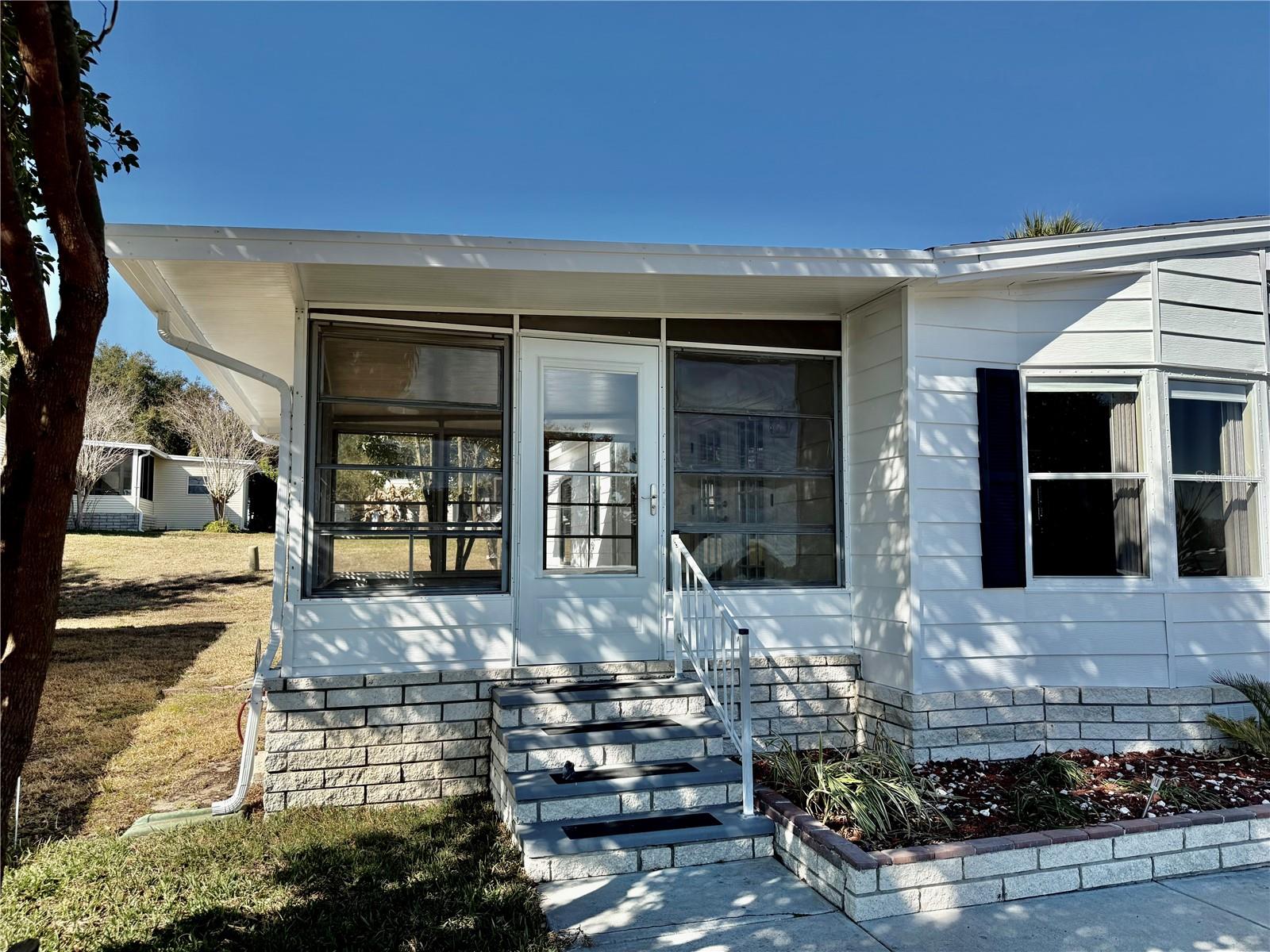 Image 9 of 81 For 3781 Cohen Drive 724