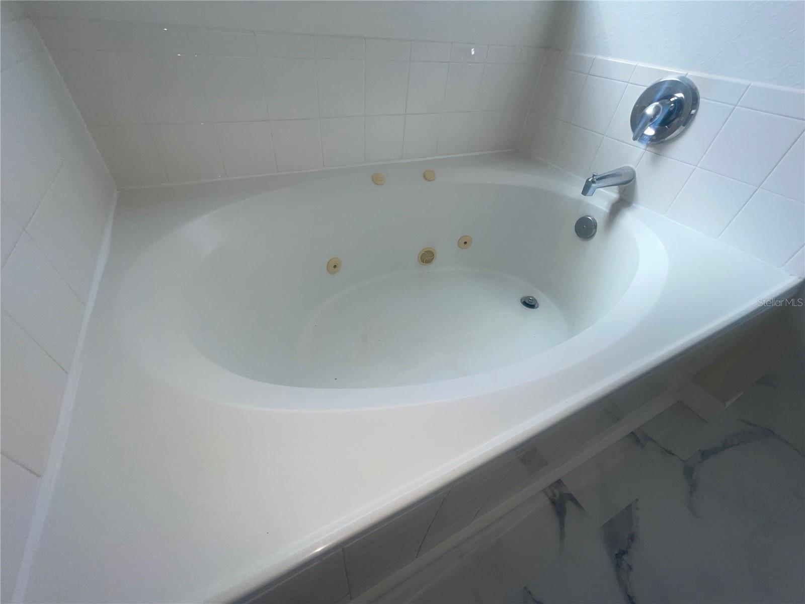 Image 13 of 26 For 24 Sawfish Court