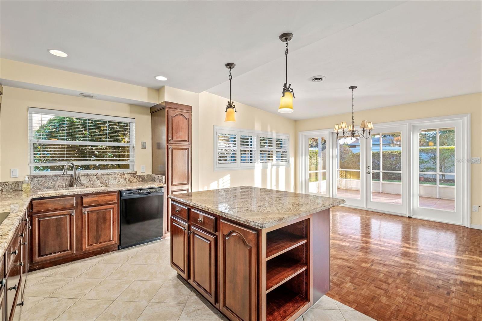 Listing photo id 9 for 1806 Pepperidge Drive