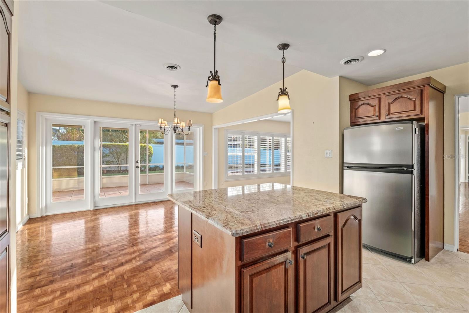 Listing photo id 11 for 1806 Pepperidge Drive