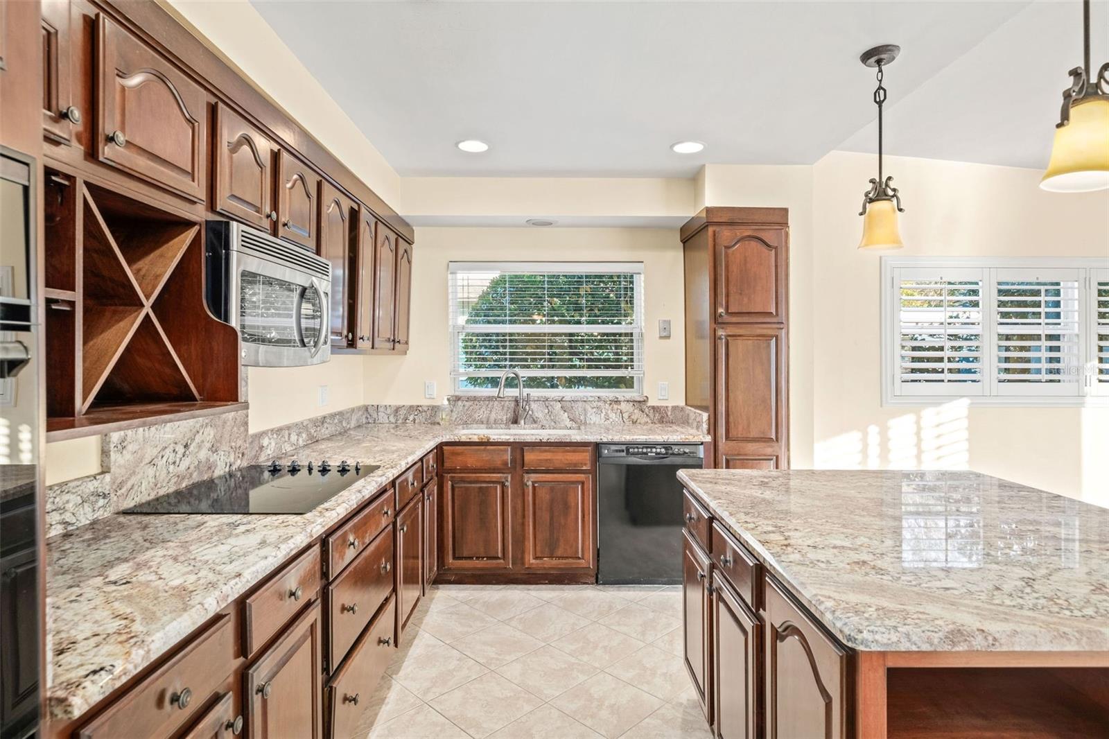 Listing photo id 12 for 1806 Pepperidge Drive