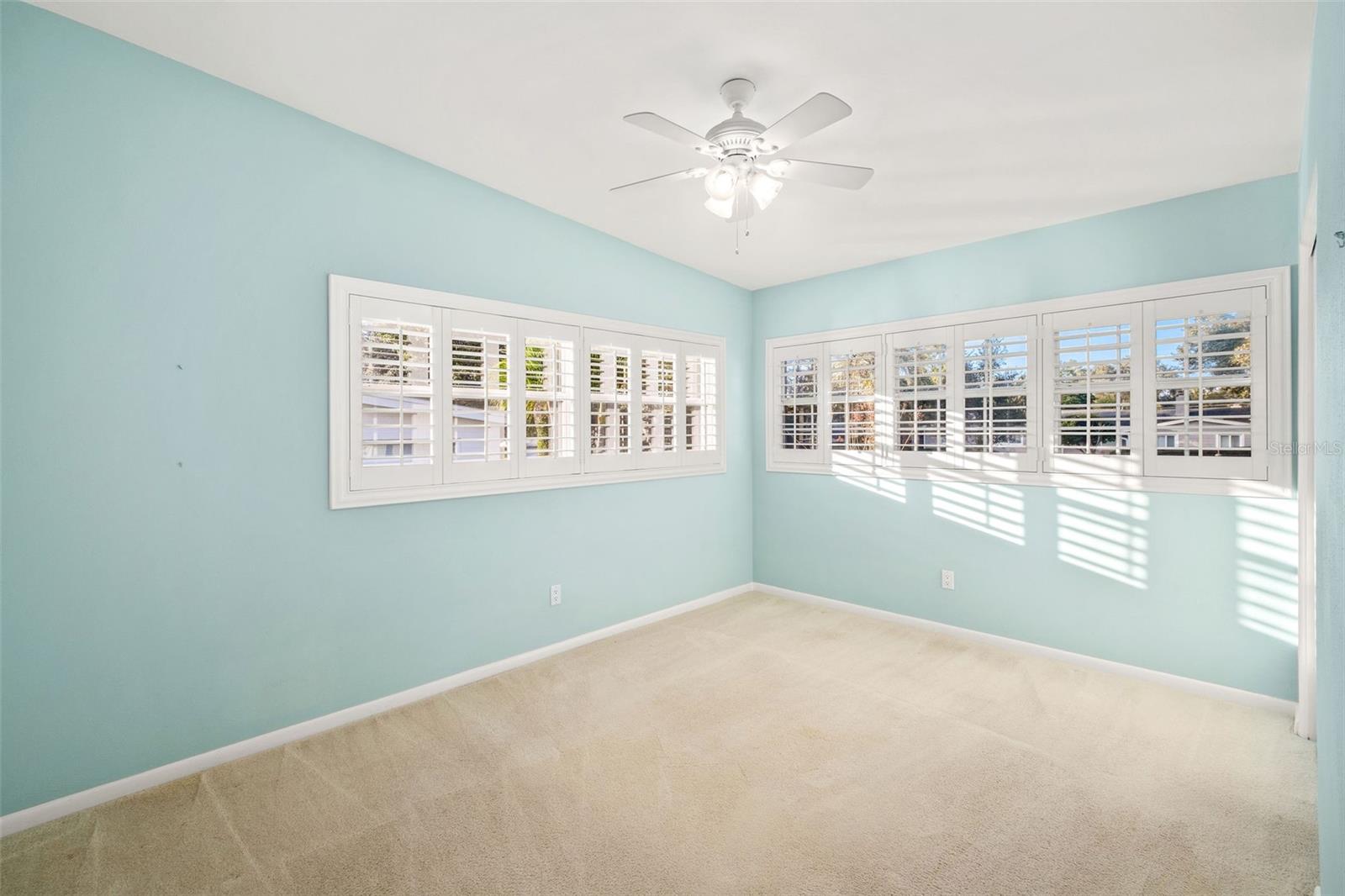 Listing photo id 17 for 1806 Pepperidge Drive