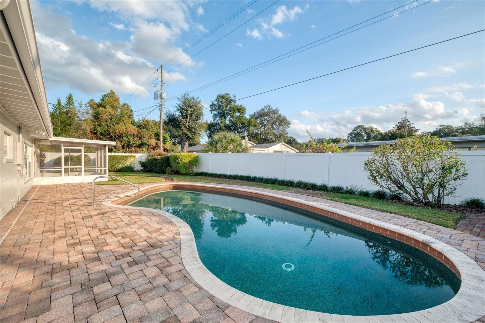 Listing photo id 21 for 1806 Pepperidge Drive