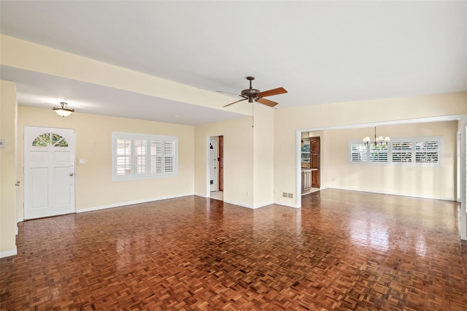 Listing photo id 4 for 1806 Pepperidge Drive