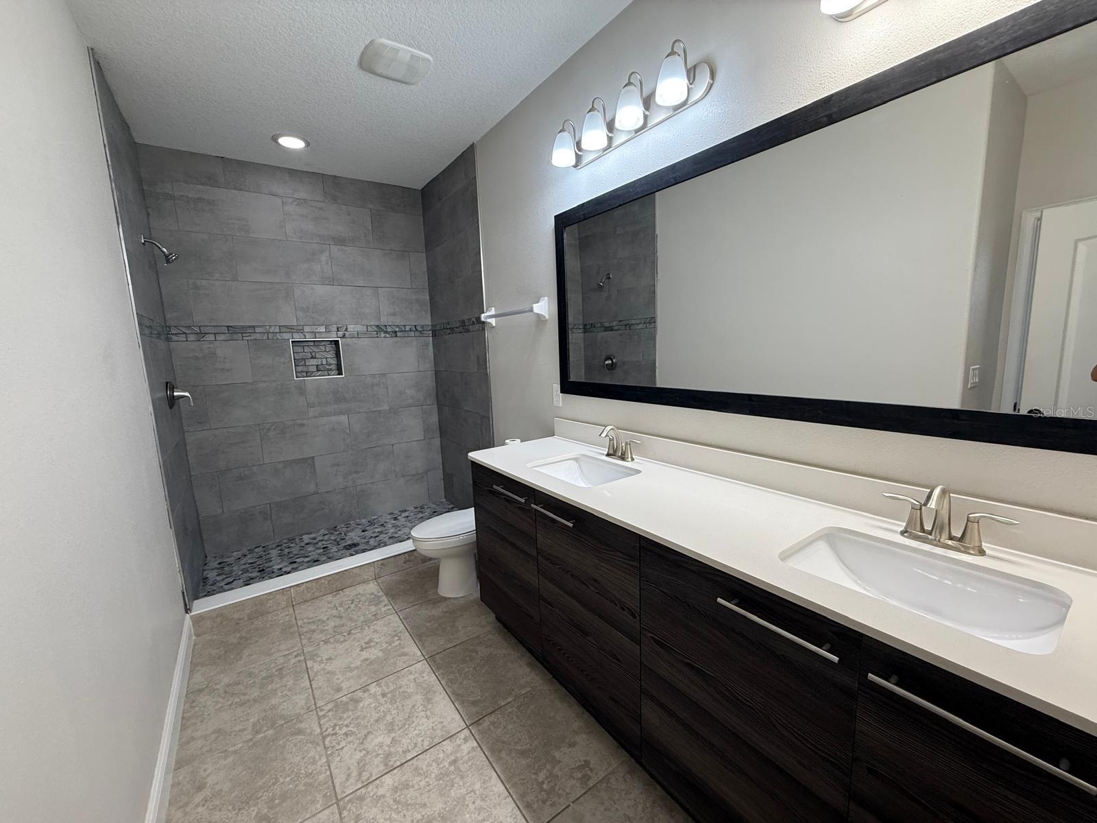 Image 16 of 22 For 165 Mitchells Manor