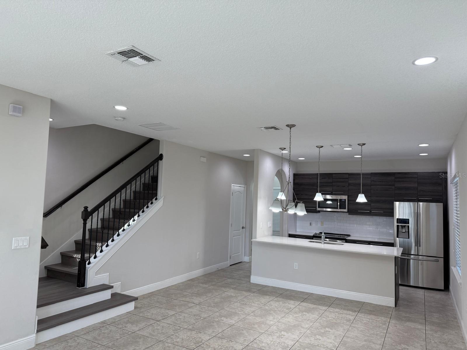 Image 4 of 22 For 165 Mitchells Manor