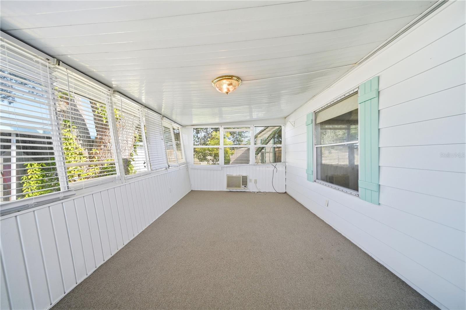 Image 10 of 34 For 1000 Walker Street 160