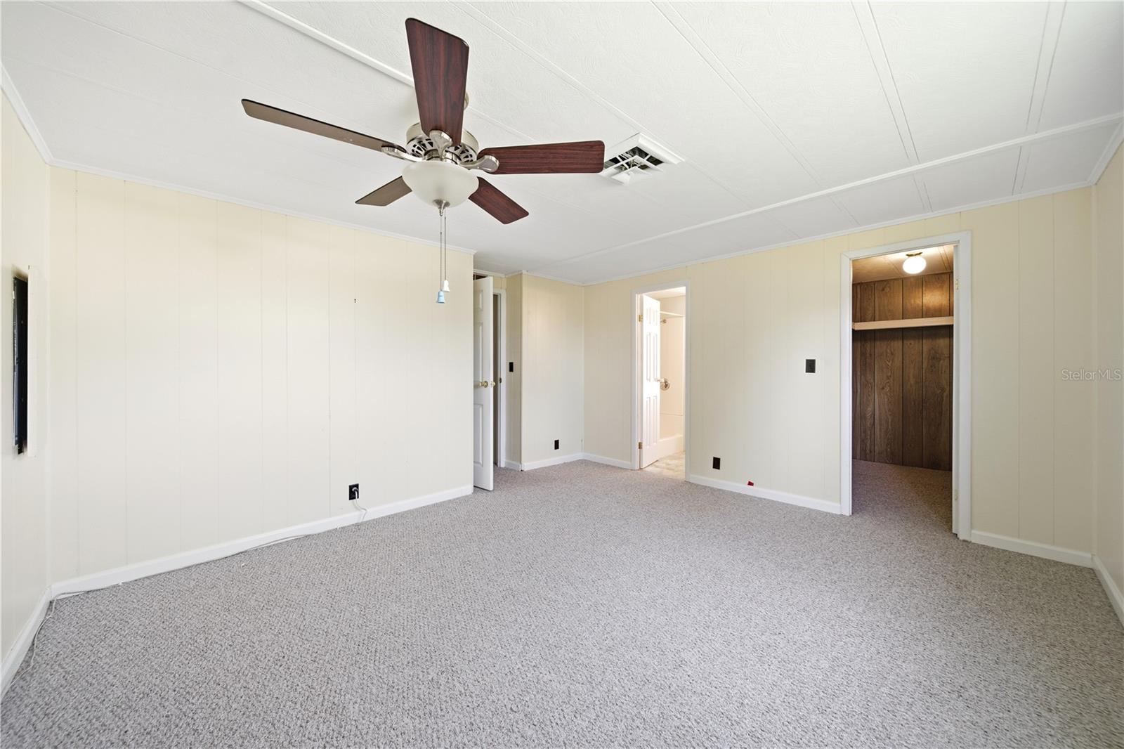 Image 16 of 34 For 1000 Walker Street 160