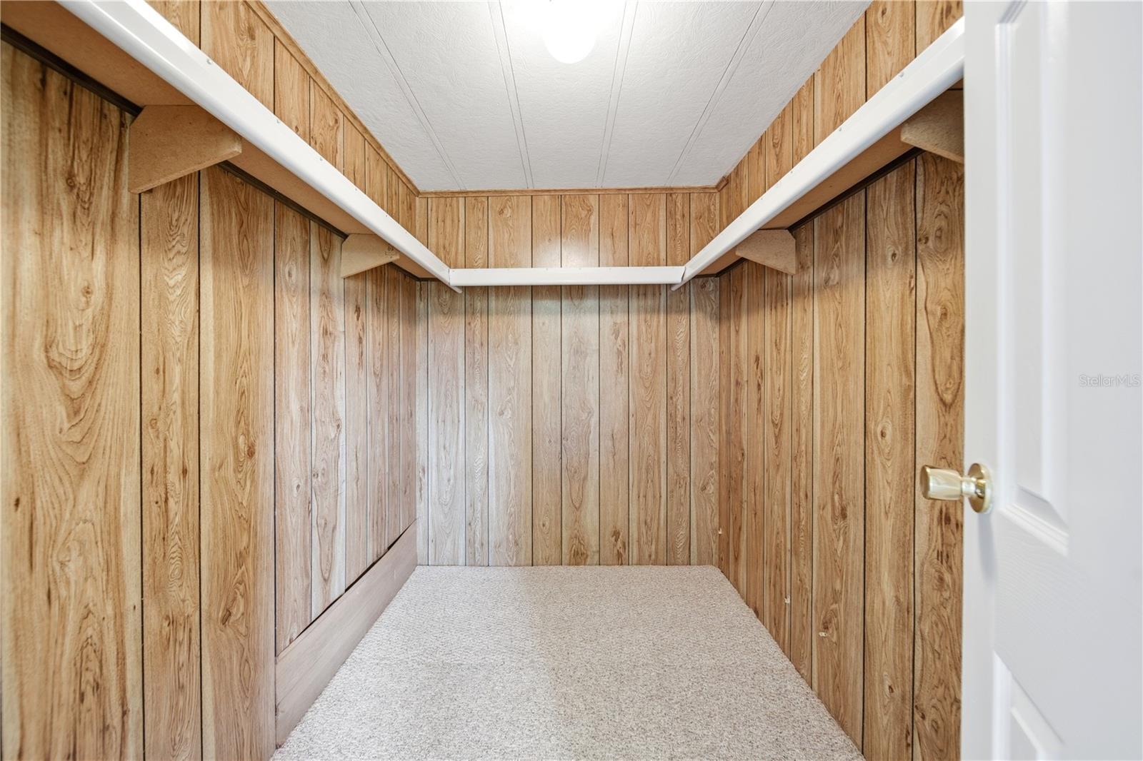 Image 17 of 34 For 1000 Walker Street 160