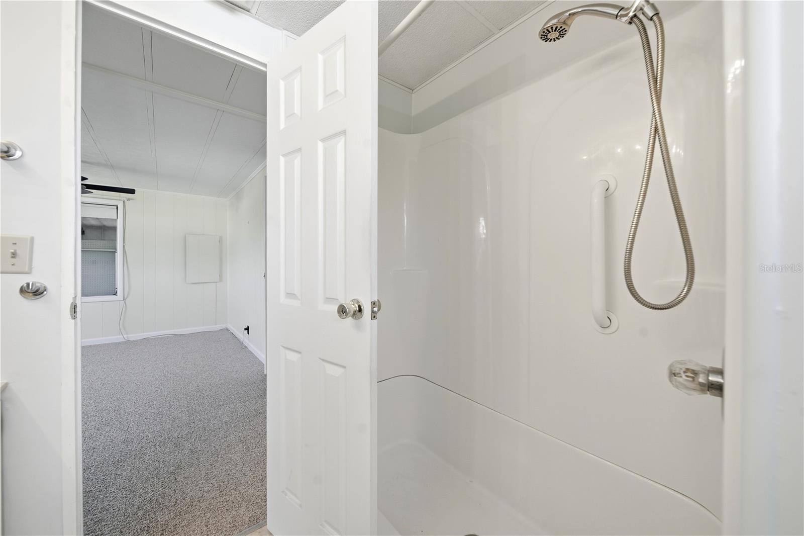 Image 19 of 34 For 1000 Walker Street 160