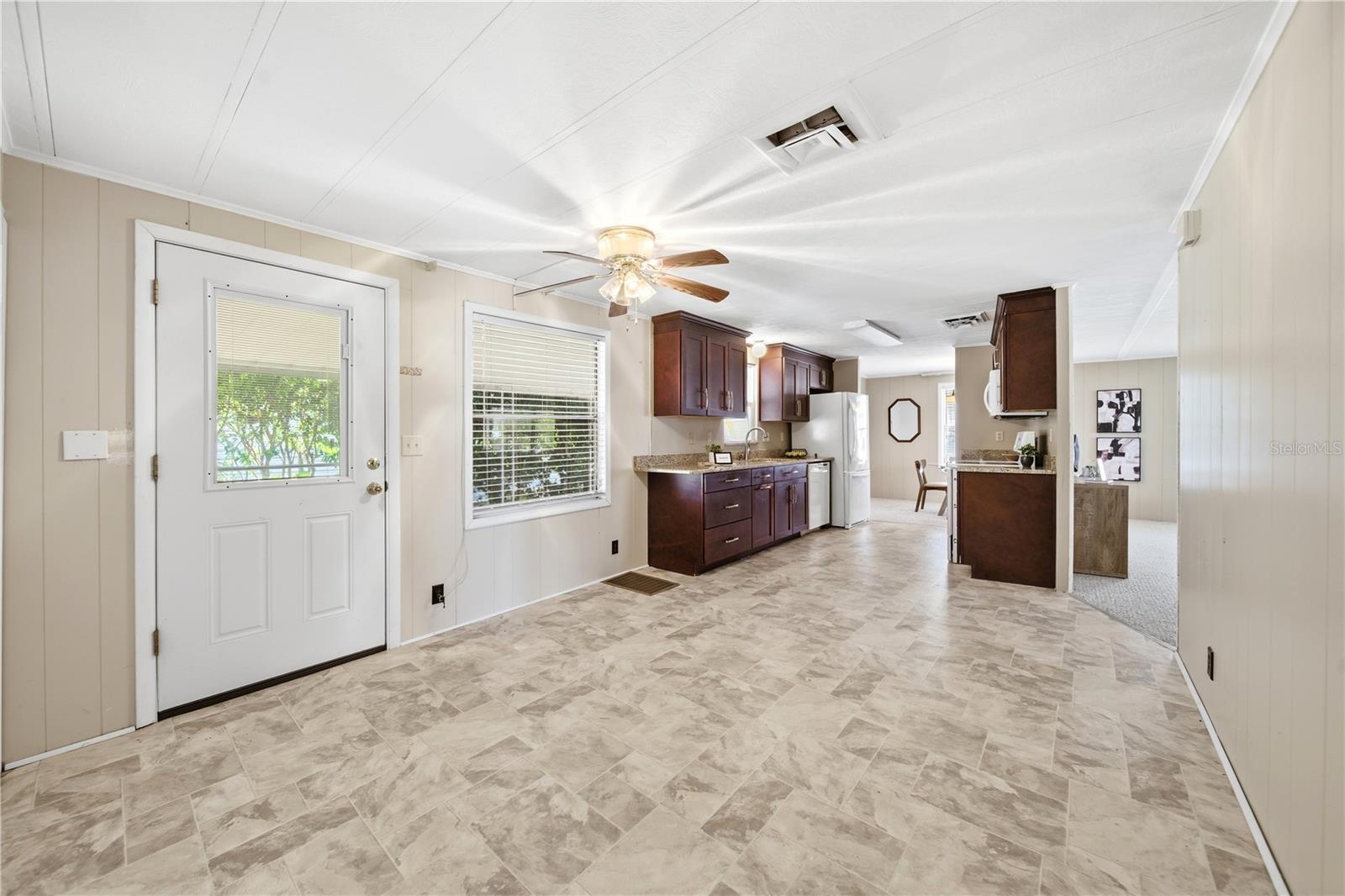 Image 2 of 34 For 1000 Walker Street 160