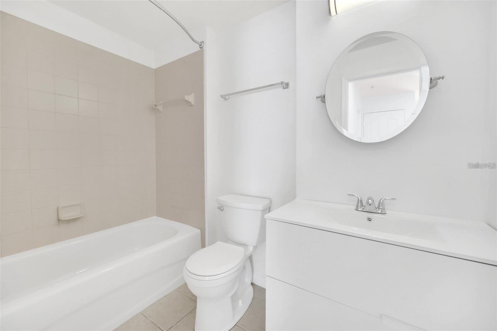 Image 17 of 31 For 1007 Siena Park Boulevard E