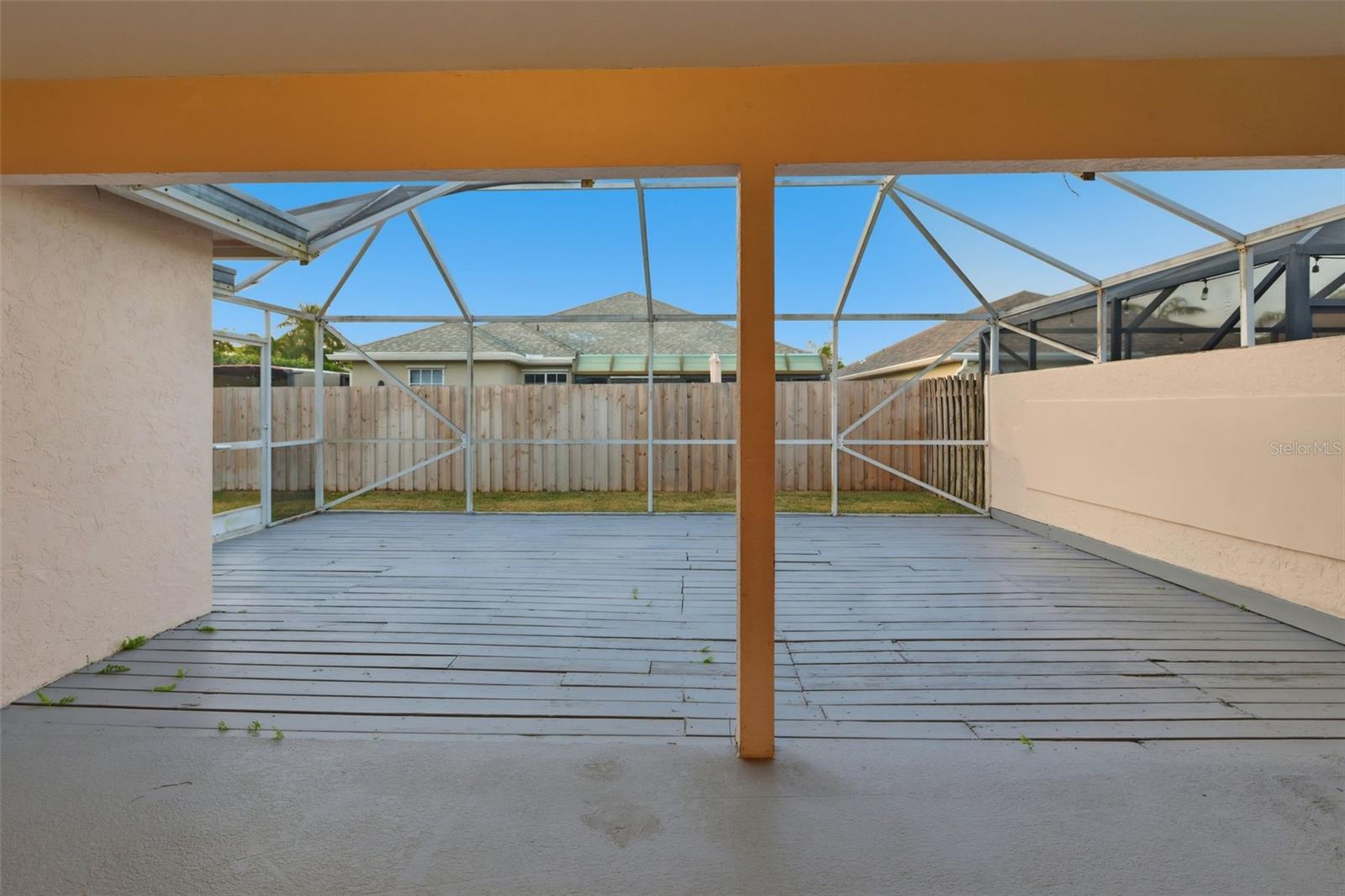 Image 11 of 39 For 13297 Emerald View Court