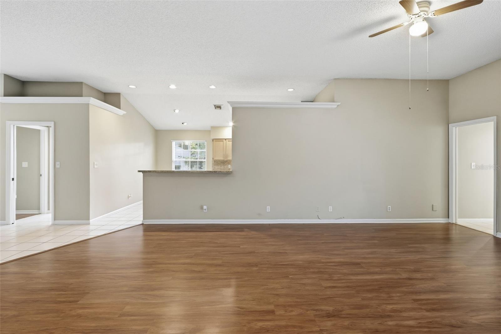 Image 12 of 39 For 13297 Emerald View Court