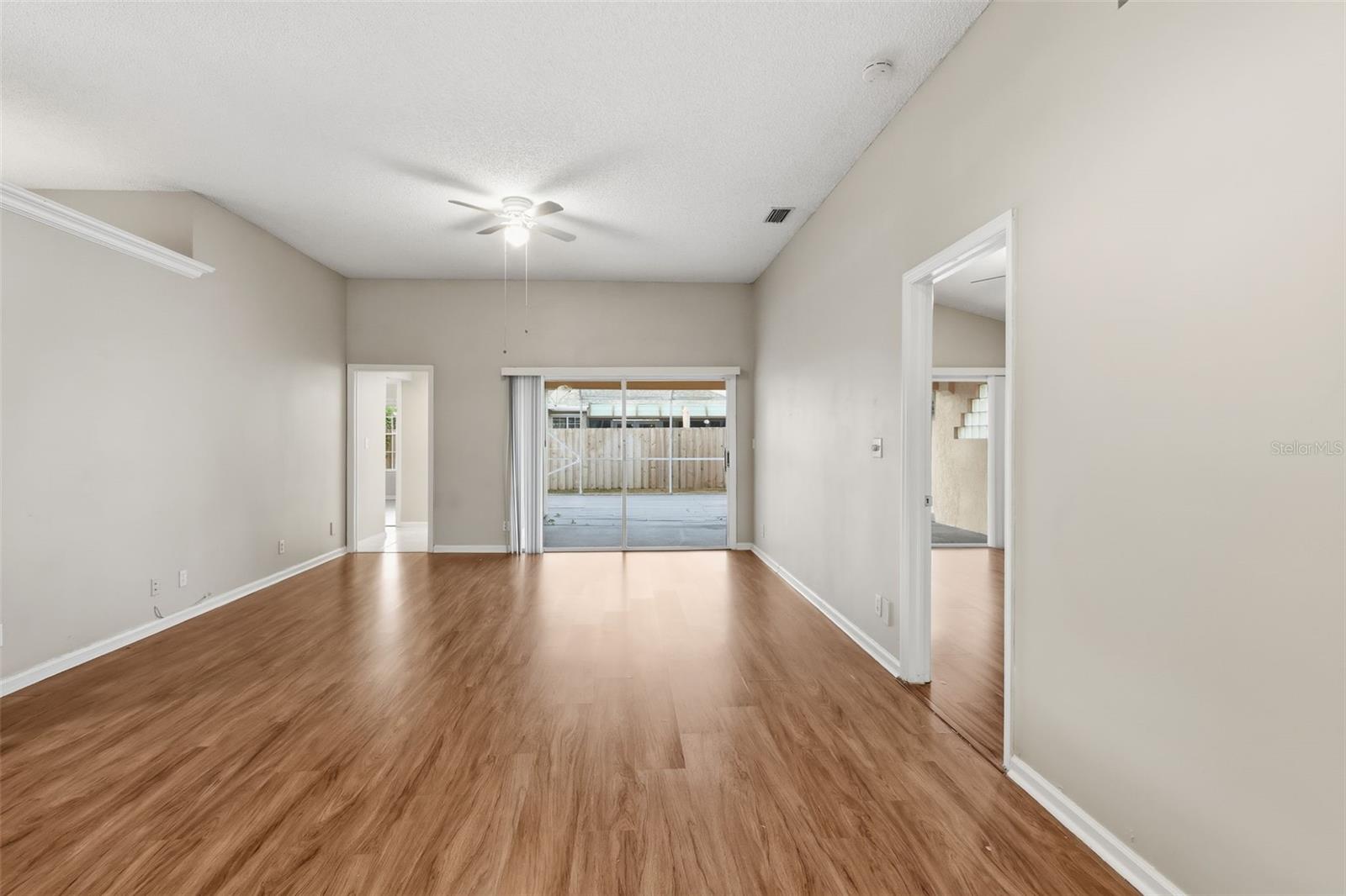 Image 17 of 39 For 13297 Emerald View Court