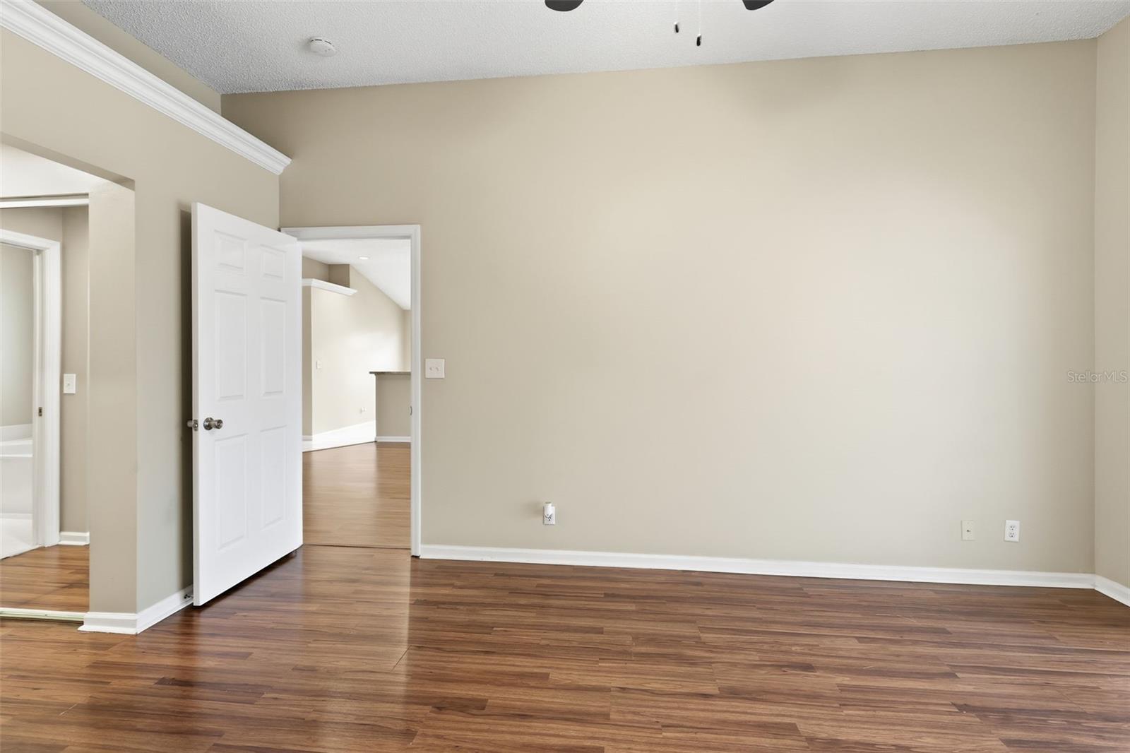 Image 19 of 39 For 13297 Emerald View Court