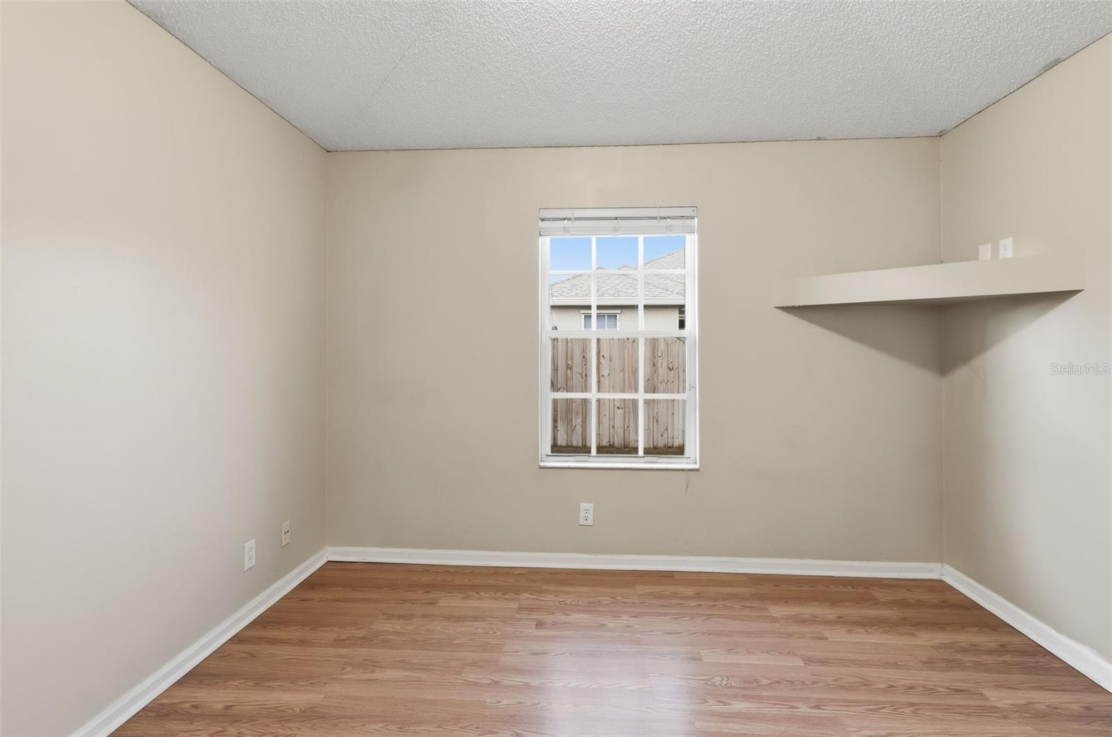 Image 23 of 39 For 13297 Emerald View Court