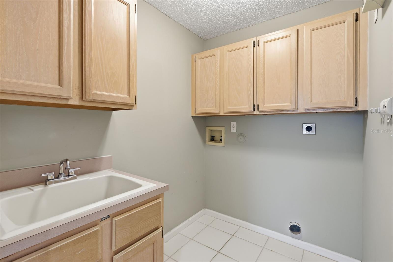 Image 32 of 39 For 13297 Emerald View Court