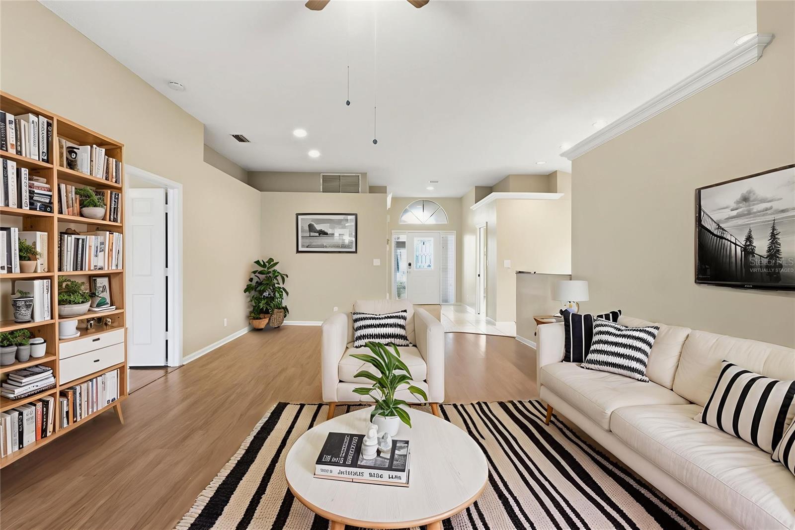 Image 4 of 39 For 13297 Emerald View Court