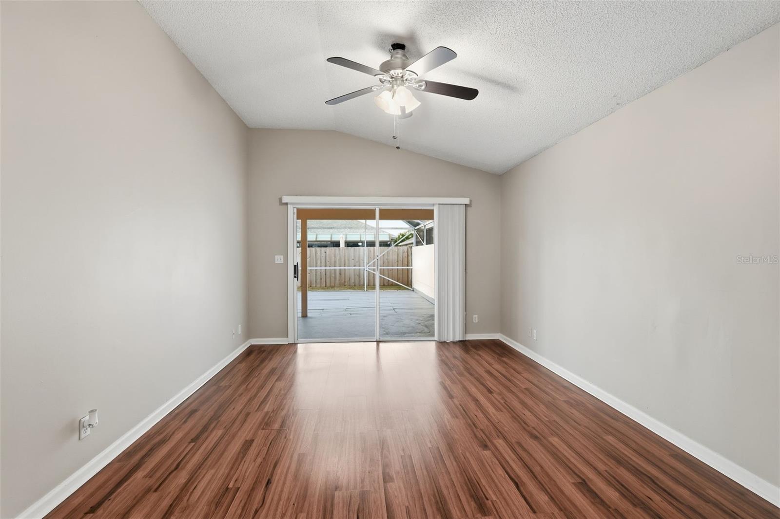 Image 7 of 39 For 13297 Emerald View Court