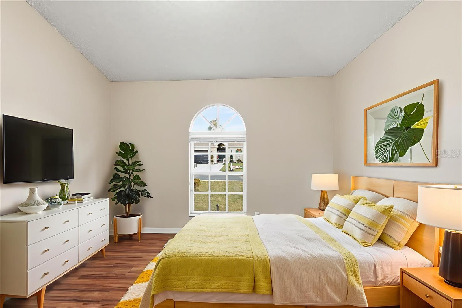 Image 8 of 39 For 13297 Emerald View Court