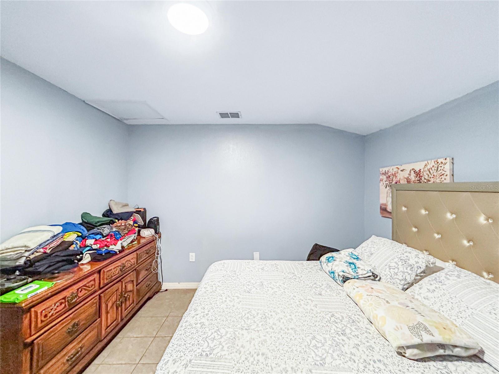 Image 14 of 19 For 17447 Bathurst Avenue