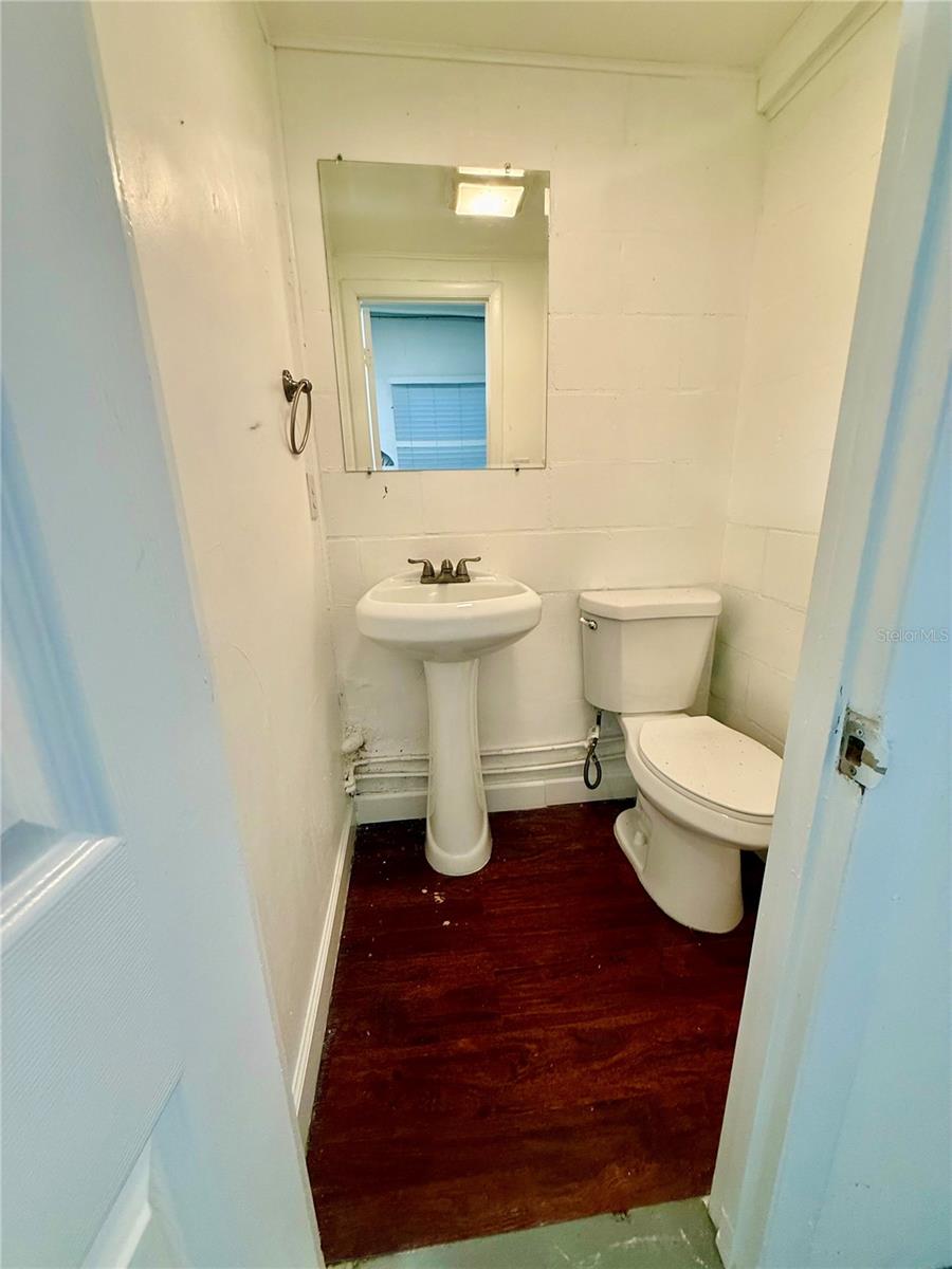 Image 33 of 44 For 1804 Mellonville Avenue