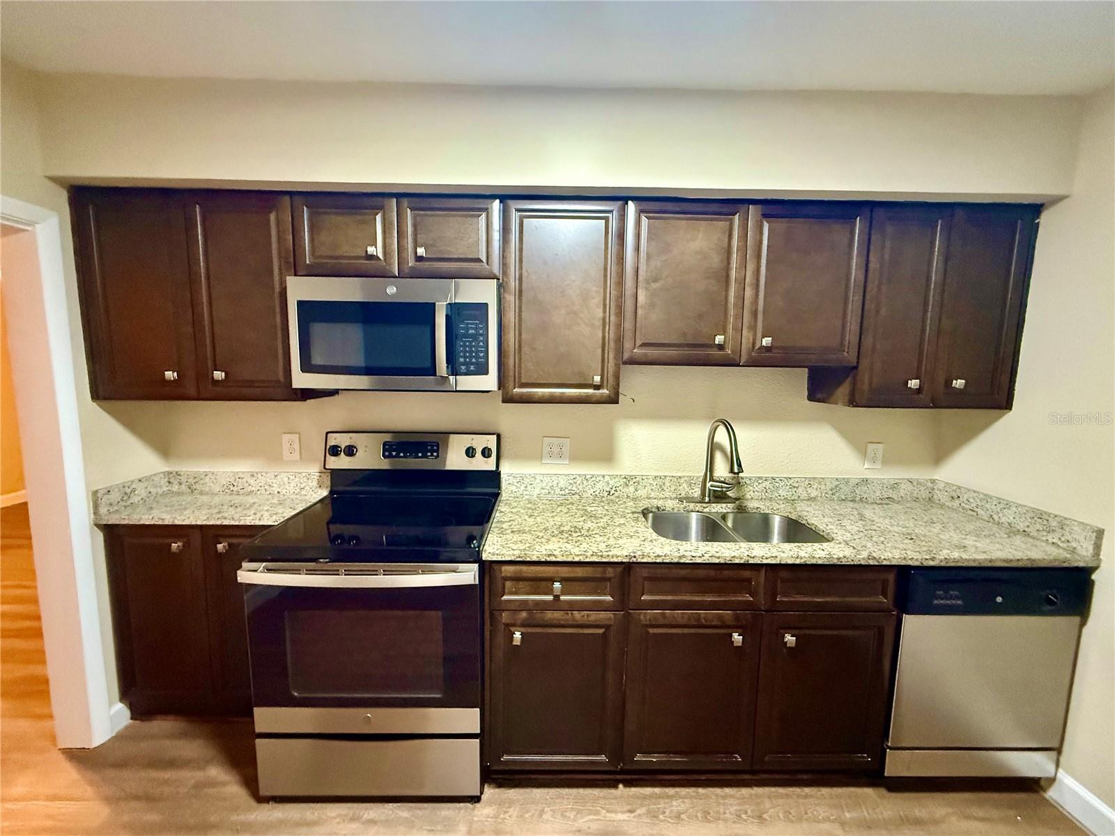 Image 9 of 44 For 1804 Mellonville Avenue