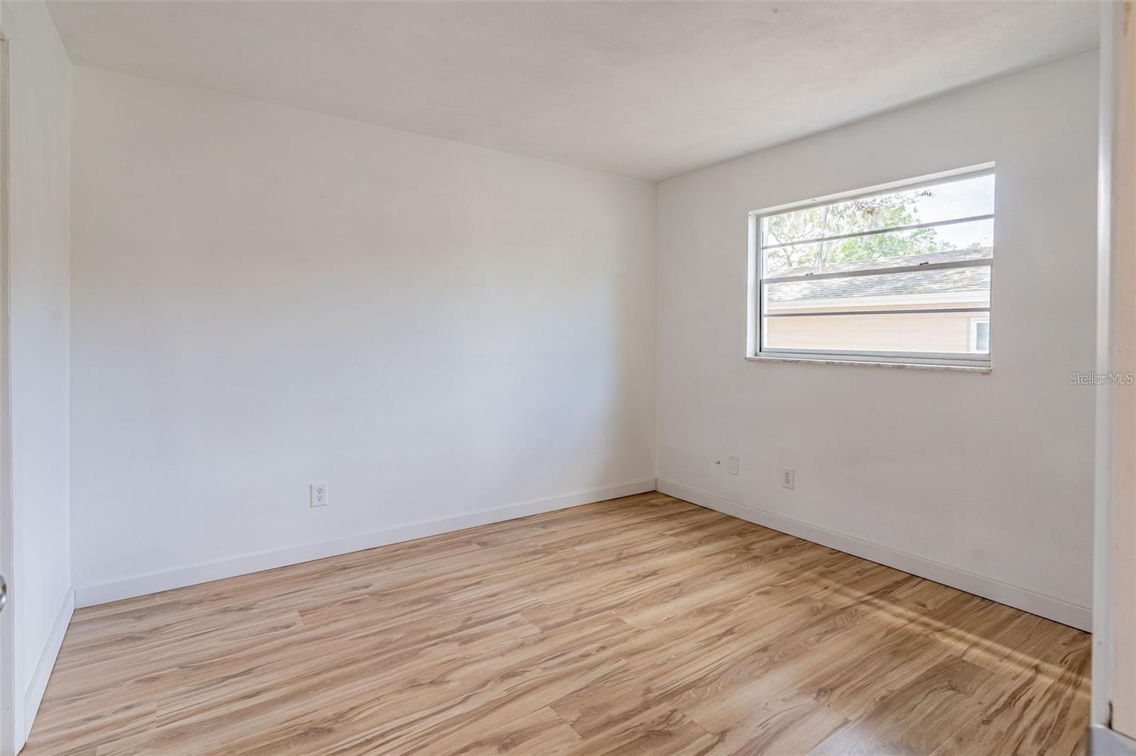 Image 24 of 34 For 437 Alpine Street