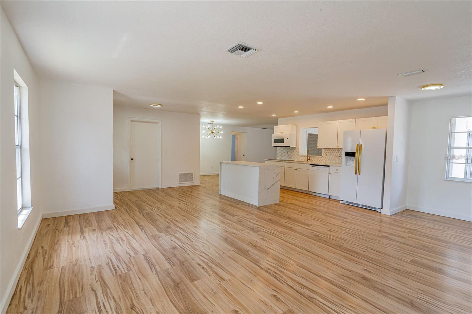 Image 8 of 34 For 437 Alpine Street