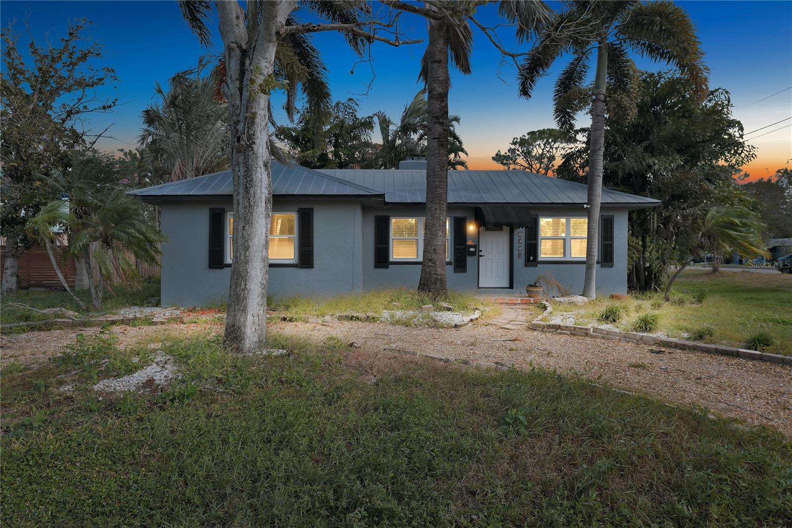 Image 12 of 23 For 8301 Riverside Drive Ne