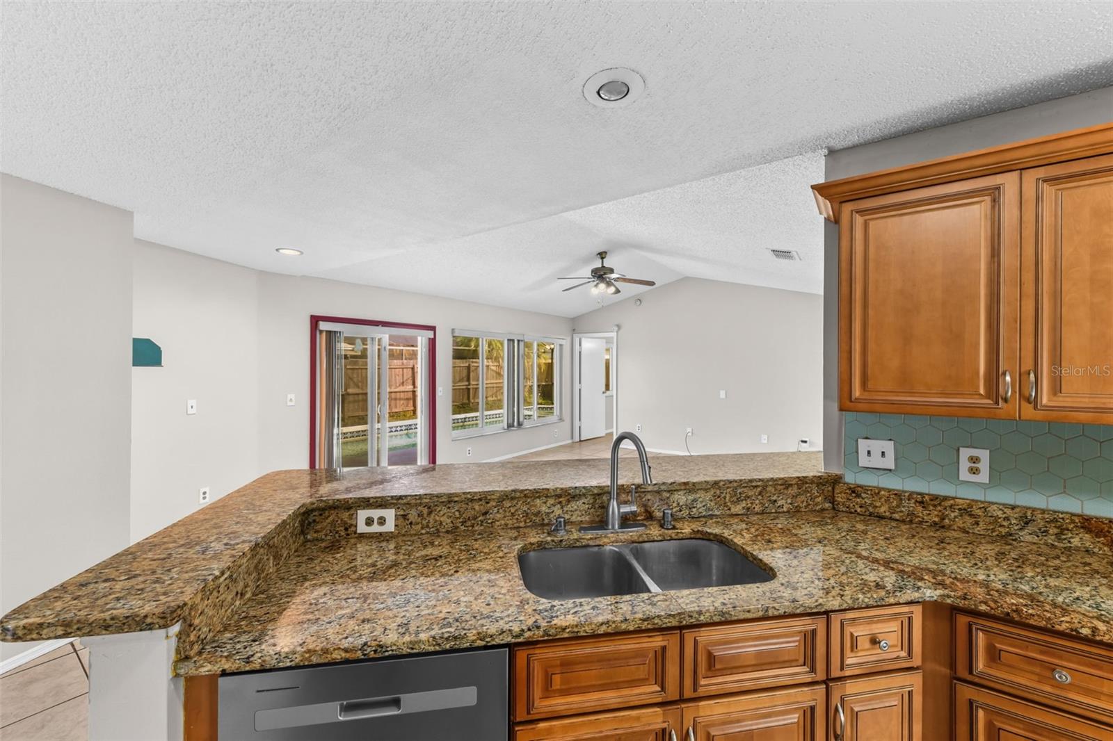 Image 18 of 59 For 681 Starstone Drive