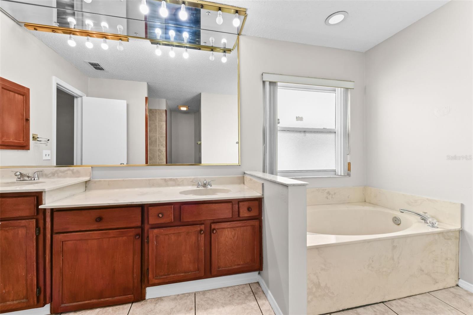 Image 28 of 59 For 681 Starstone Drive