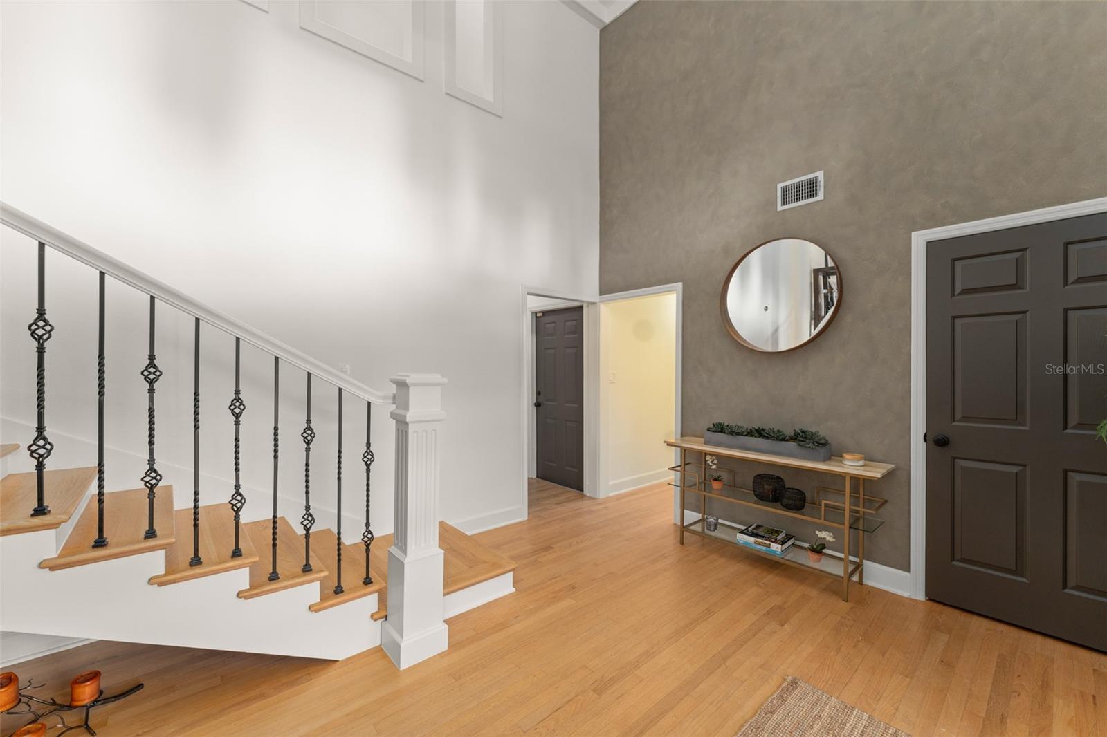 Image 16 of 100 For 101 Lee Street