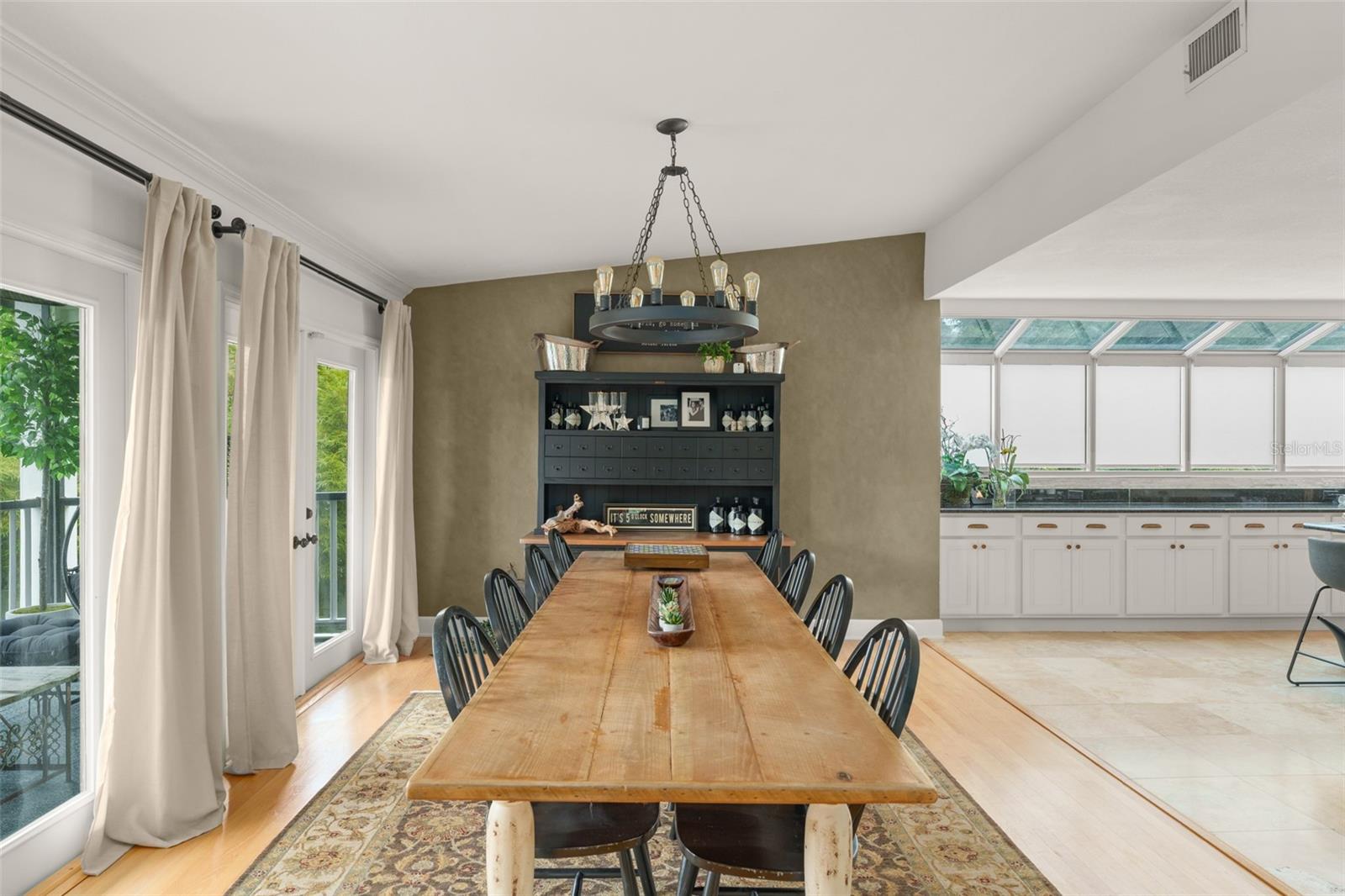 Image 33 of 100 For 101 Lee Street