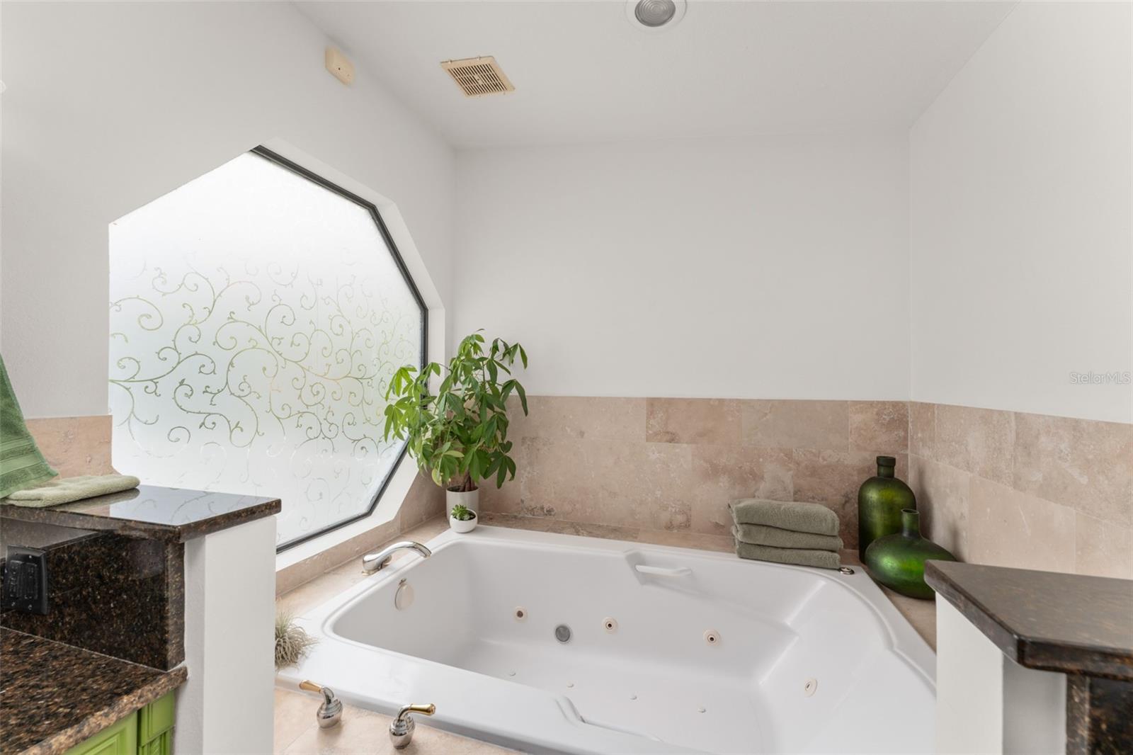 Image 53 of 100 For 101 Lee Street