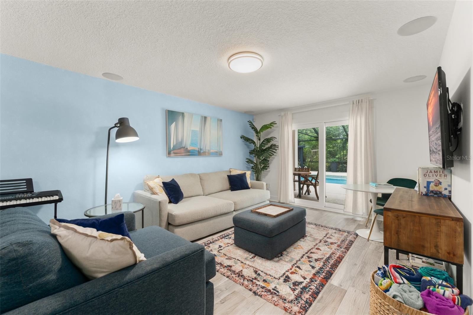 Image 56 of 100 For 101 Lee Street