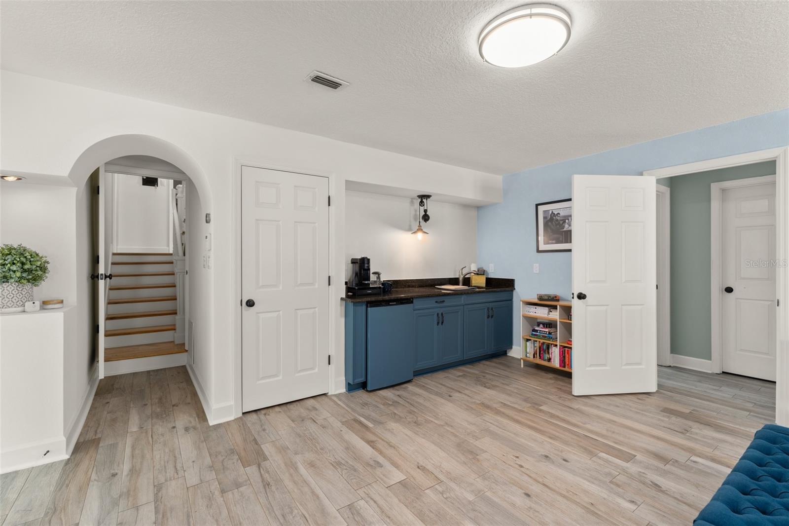 Image 57 of 100 For 101 Lee Street