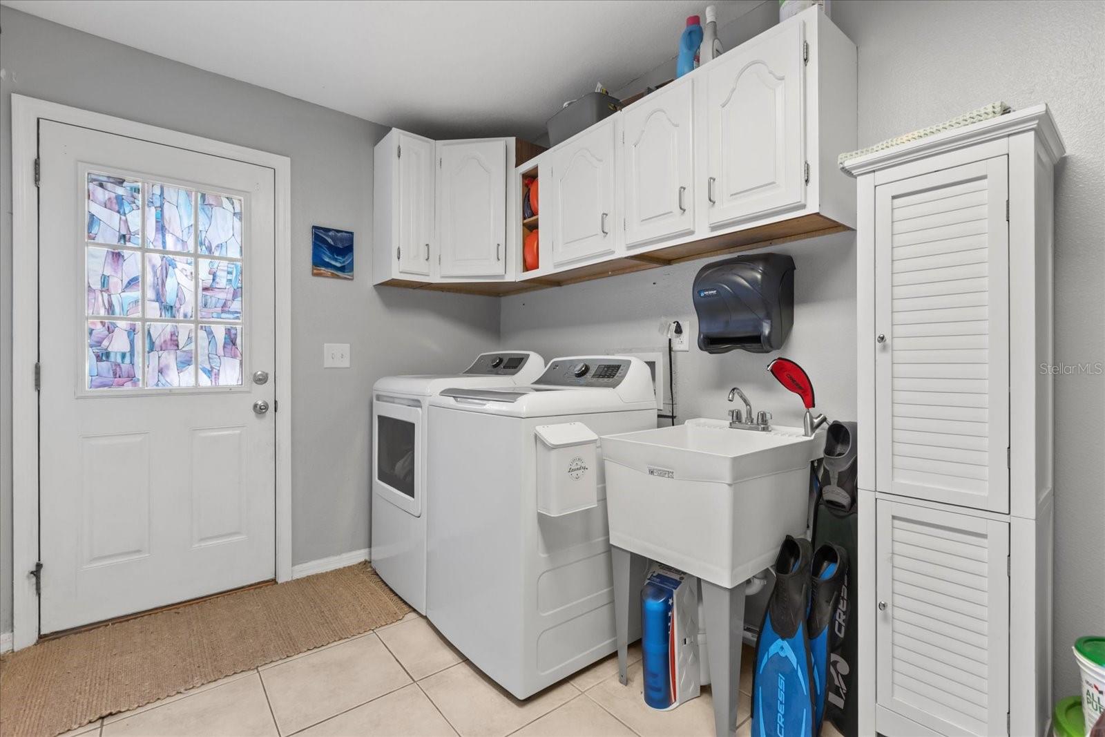 Image 29 of 38 For 2047 Rocky Hill Drive