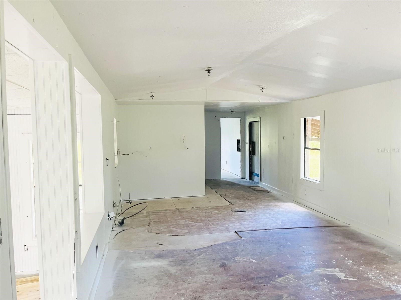 Image 11 of 13 For 315 Creekwood Run