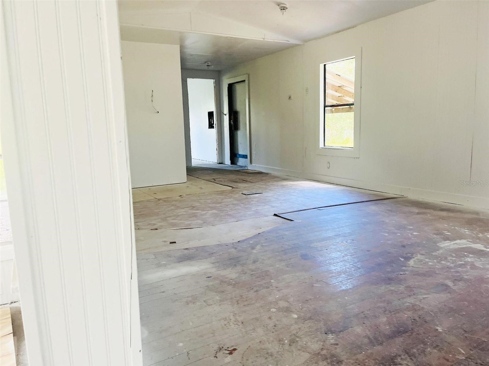 Image 13 of 13 For 315 Creekwood Run