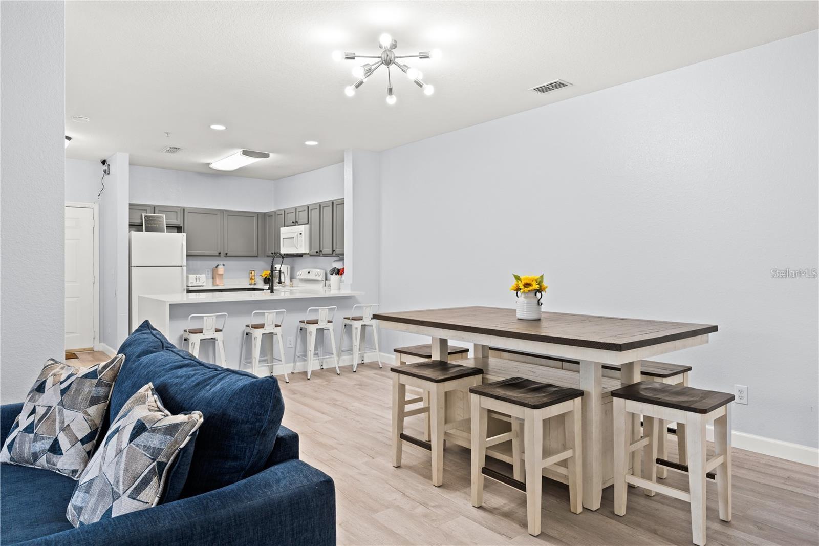 Image 36 of 40 For 3175 Feltrim Place 305