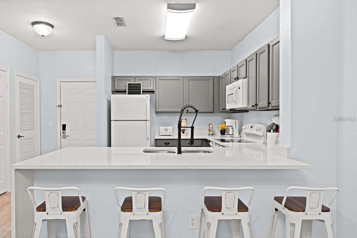 Image 7 of 40 For 3175 Feltrim Place 305