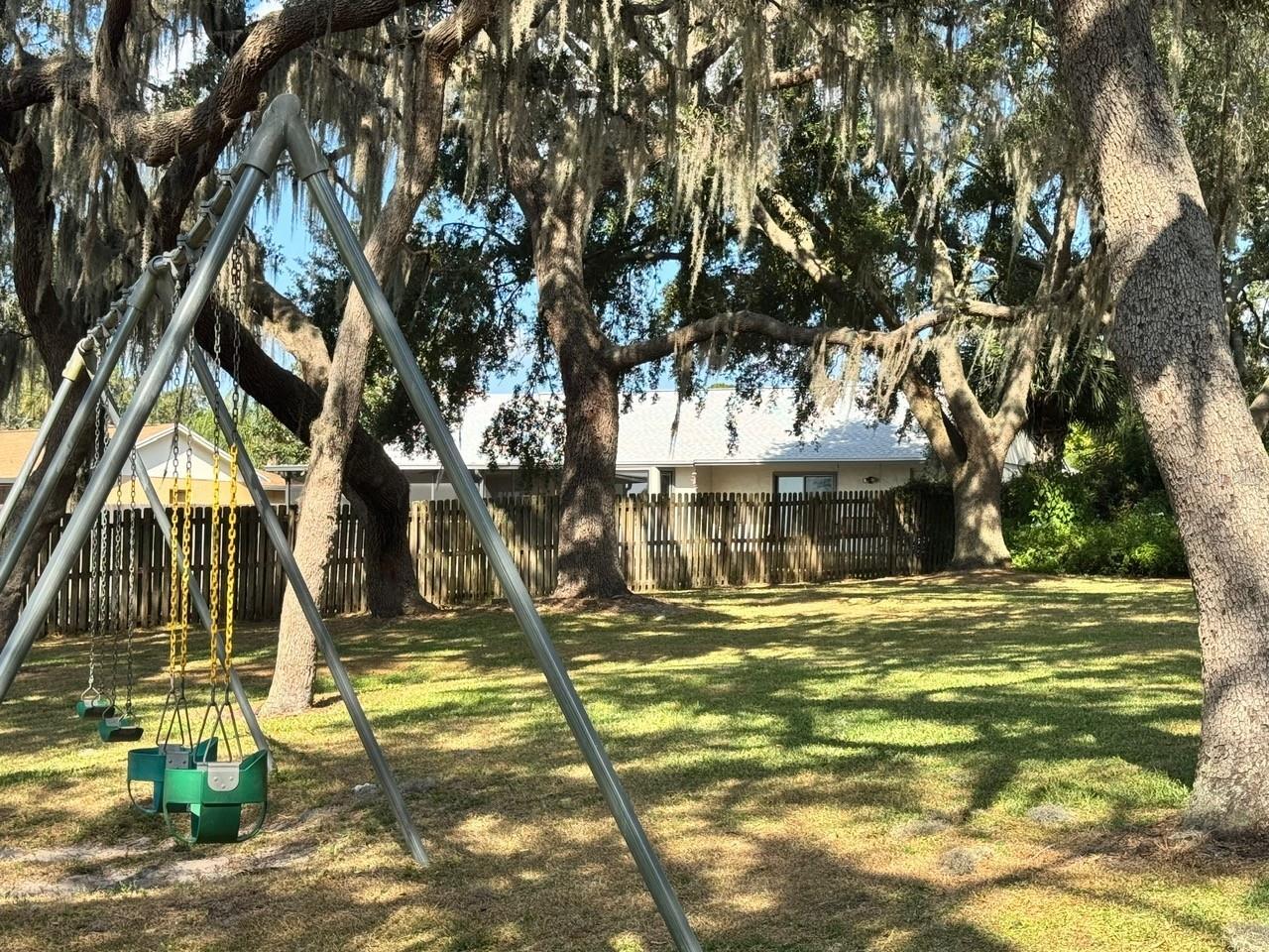 Image 26 of 38 For 8126 Calabria Court