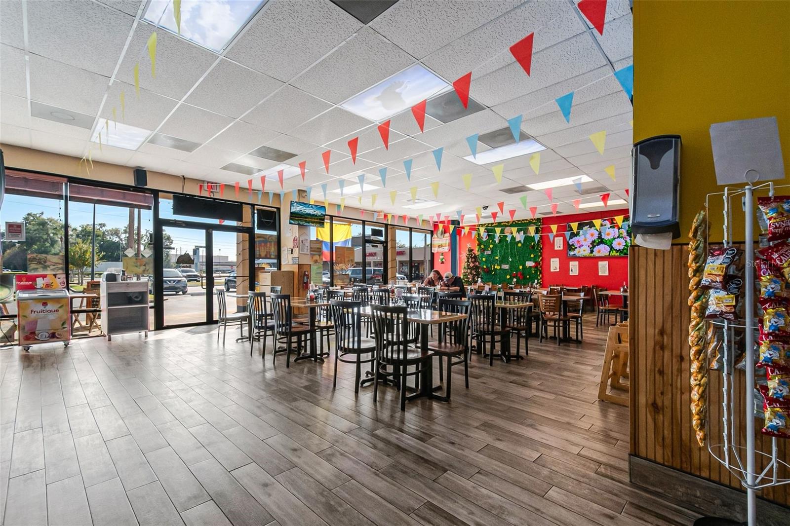 Image 11 of 52 For 2471 Semoran Boulevard