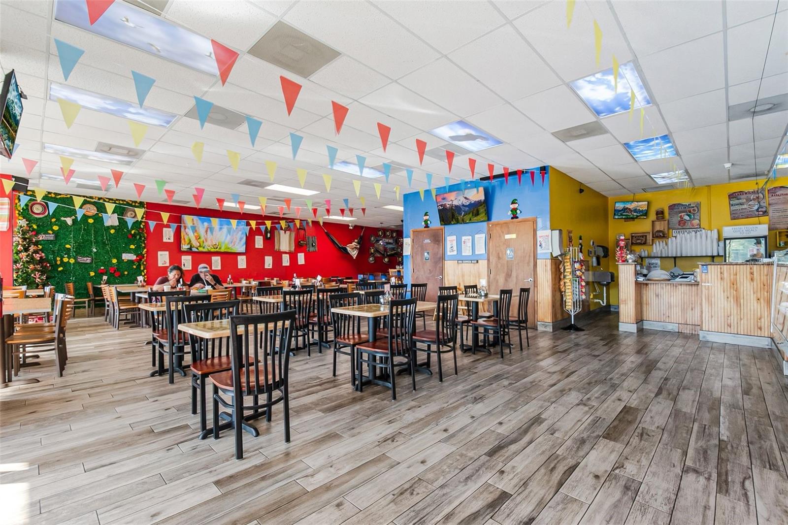 Image 13 of 52 For 2471 Semoran Boulevard