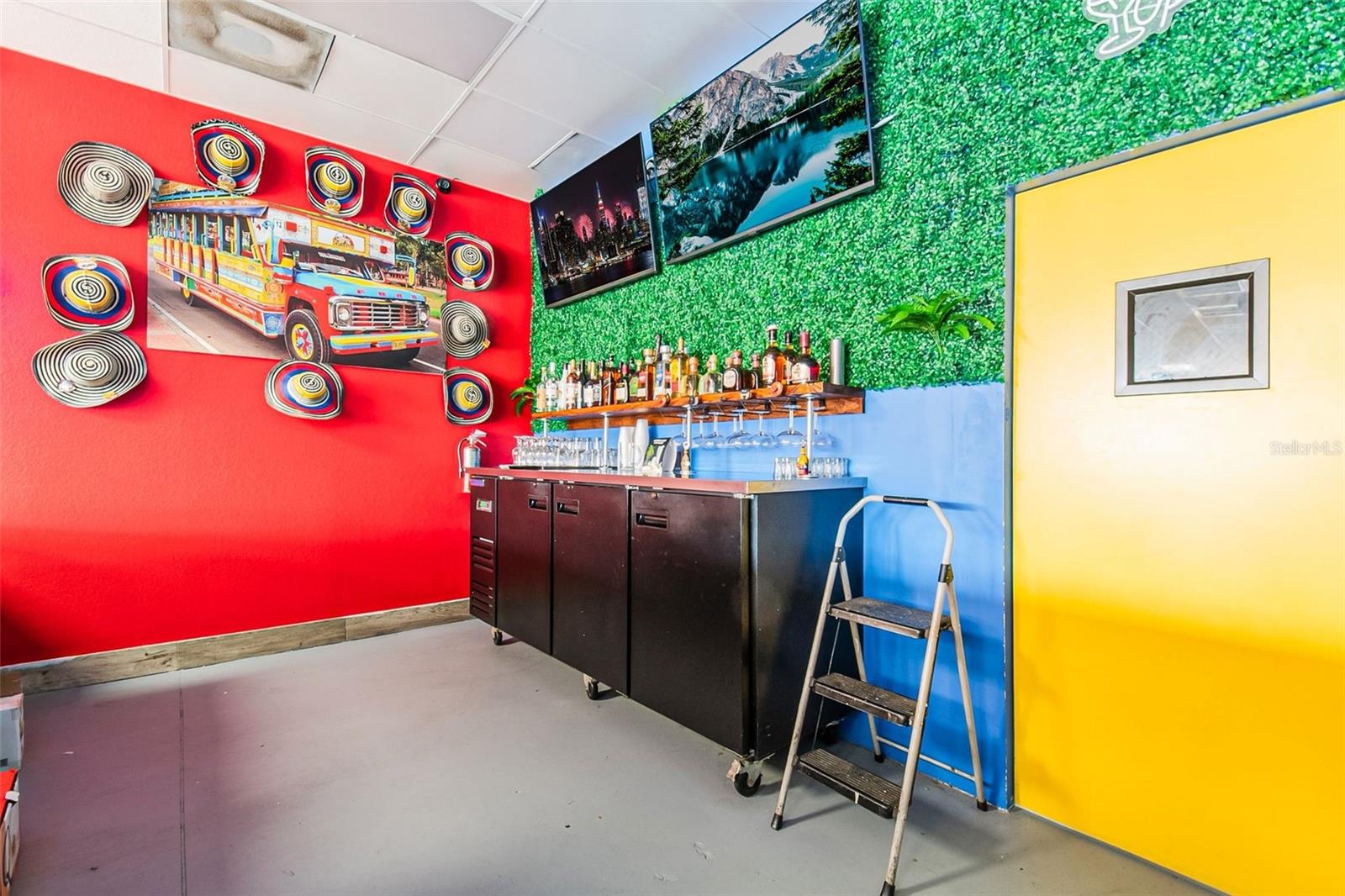 Image 15 of 52 For 2471 Semoran Boulevard